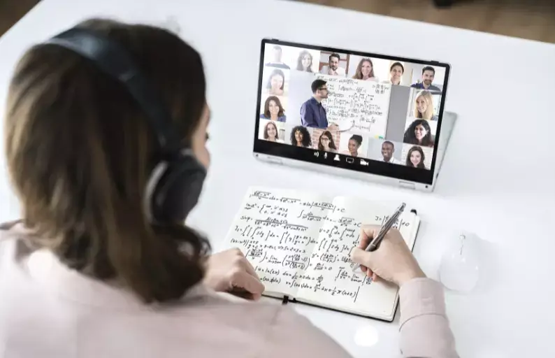 Aula Virtual Aprende Online  Educación Moderna